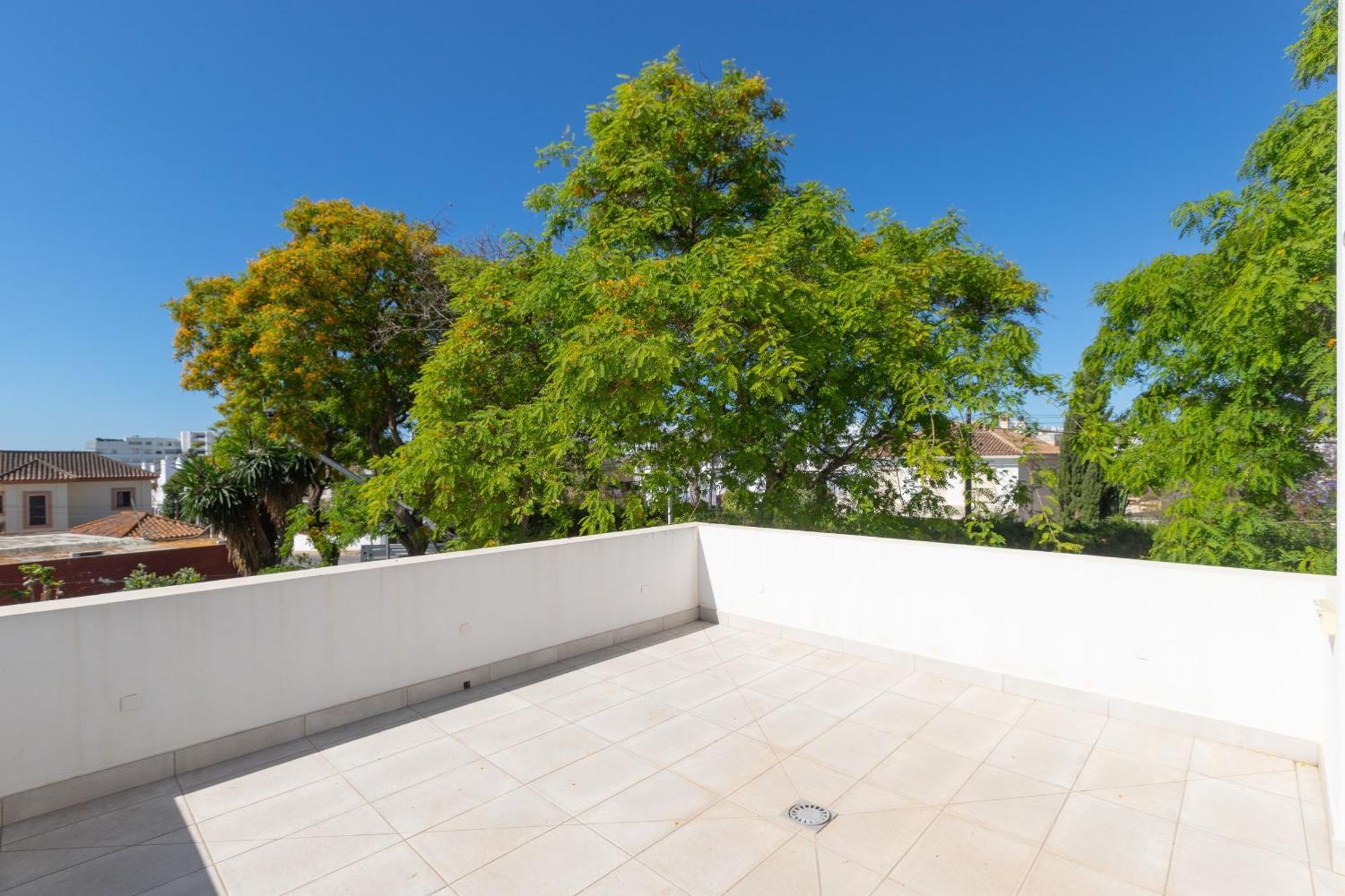 Espectacular Con Piscina En Villa